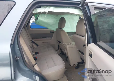 2012 Ford Escape Hybrid z USA, uszkodzony, nr VIN 1FMCU5K37CKB12806